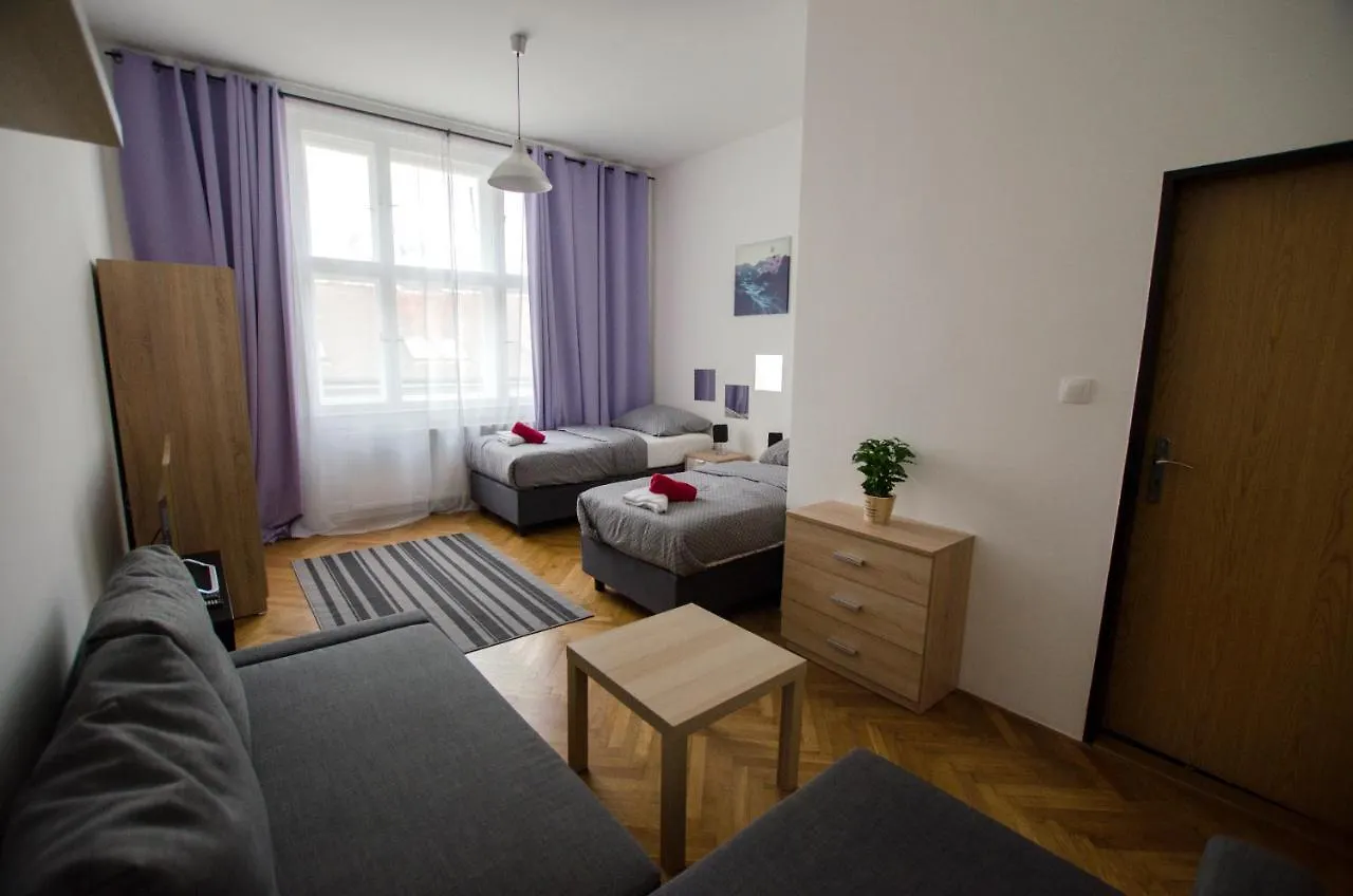Globe Hostel Prague Adults Only 0*,
