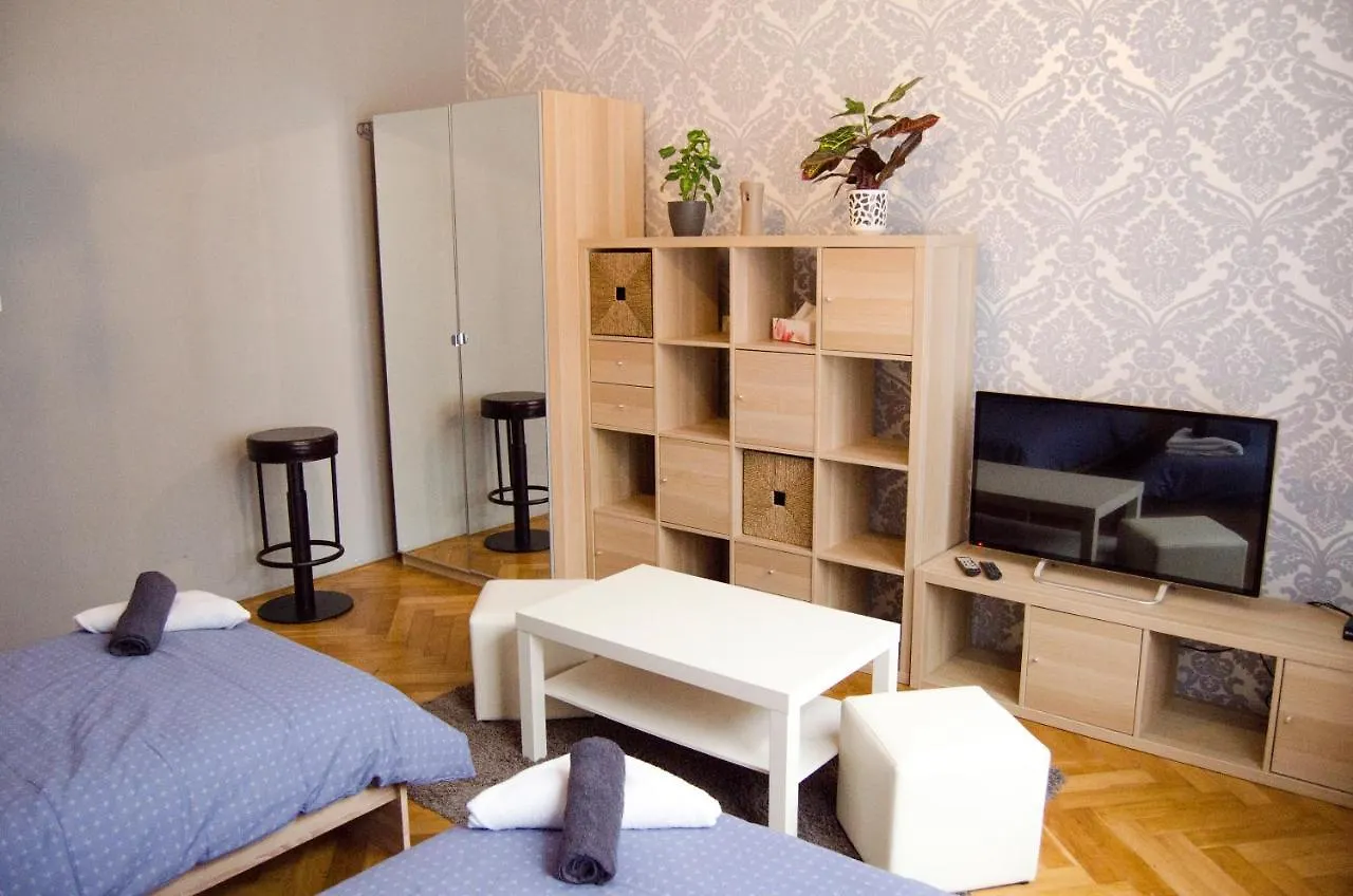 Globe Hostel Prague Adults Only