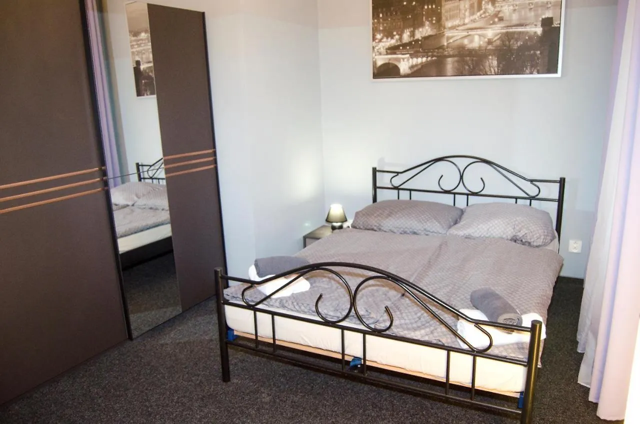 Globe Hostel Prague Adults Only