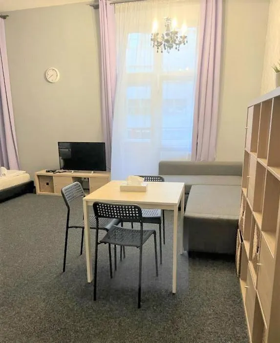 Globe Hostel Prague Adults Only
