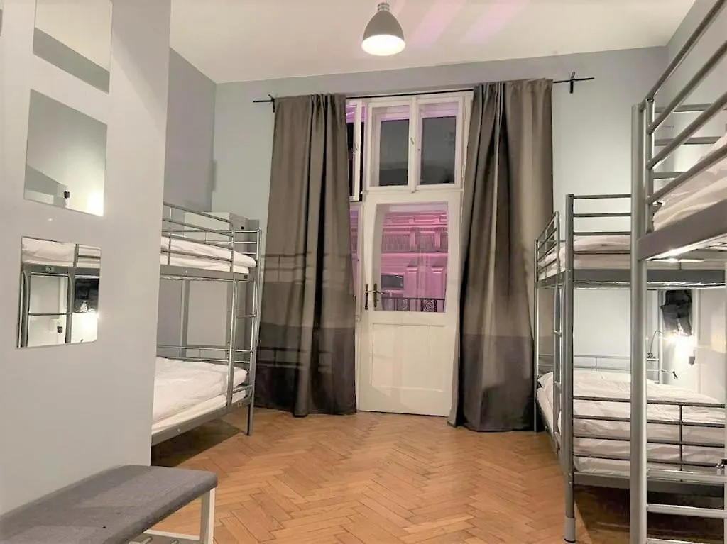 Globe Hostel Prague Adults Only 0*,