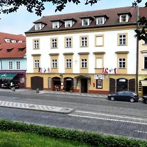 U Kříže Hotel