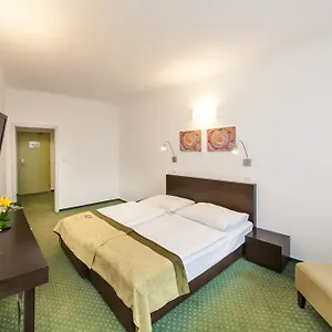 Otel Vitkov, Prag