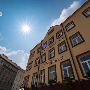 Otel Nabucco, Prag