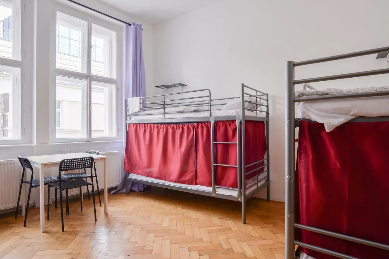 Globe Hostel Prague Adults Only