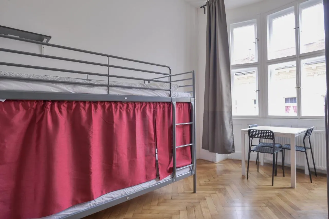 Globe Hostel Prague Adults Only 0*,
