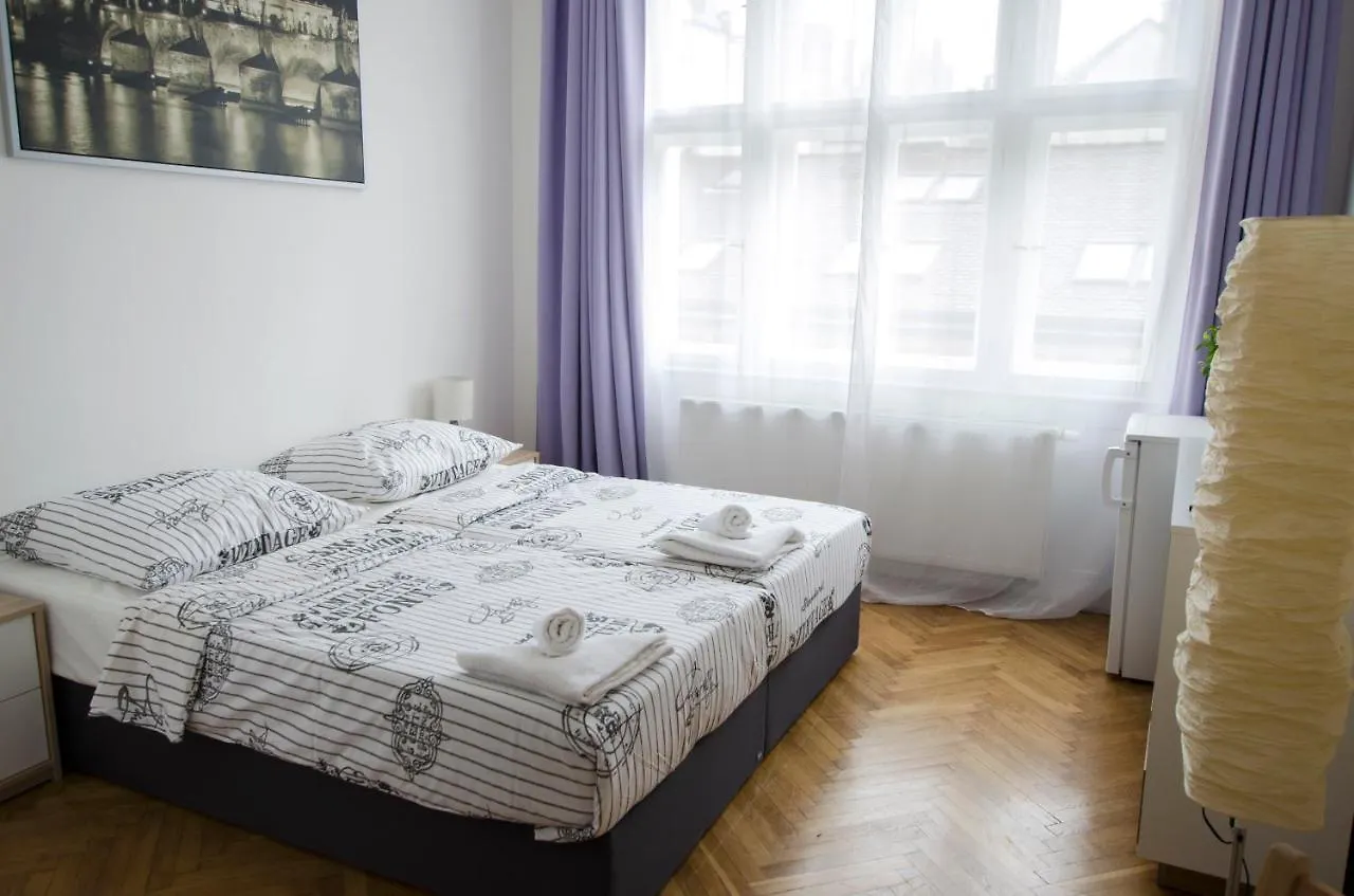 Globe Hostel Prague Adults Only