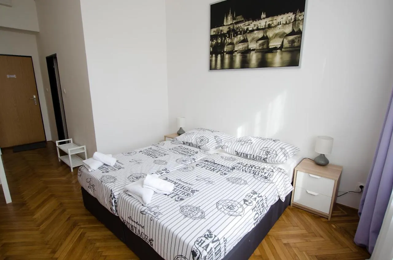 Globe Hostel Prague Adults Only