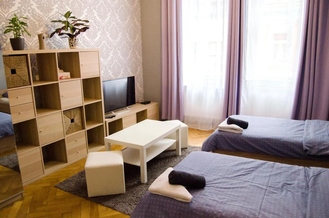 Globe Hostel Prague Adults Only