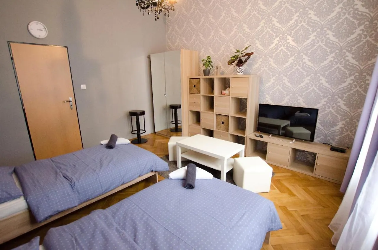 Globe Hostel Prague Adults Only