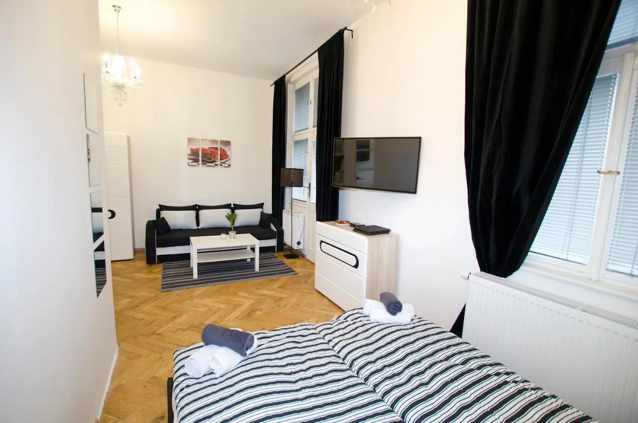 Globe Hostel Prague Adults Only